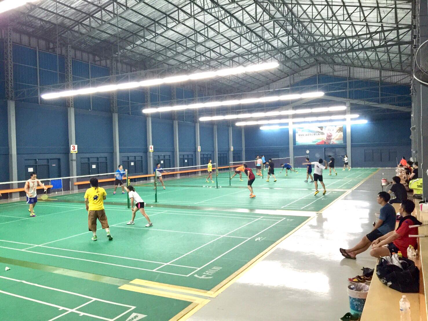 All of the Badminton fields in town to burn energy for healthy! (Part 2)